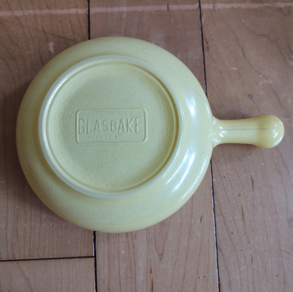 Glasbake Set of 5 Milk Glass Pale Yellow and White Handle Soup Bowls - Picture 12 of 12